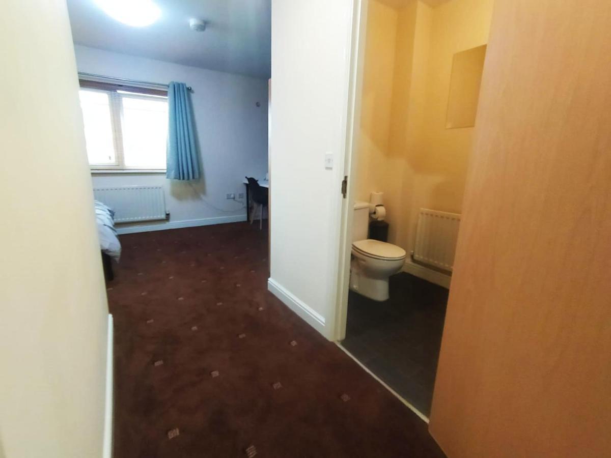 Bankwell Guest House Манчестър Екстериор снимка
