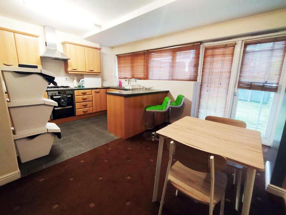 Bankwell Guest House Манчестър Екстериор снимка